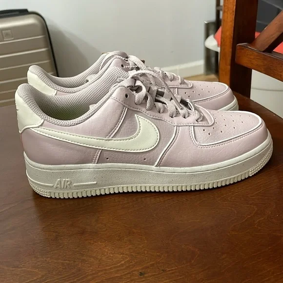 Nike Women's Athletic Shoes in Lilac and White - Picture 6 of 10